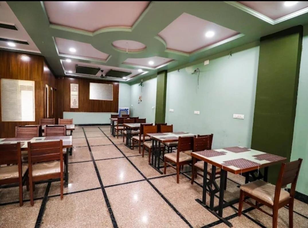 Hotel Laakhan By Ghumo Udaipur Exteriör bild