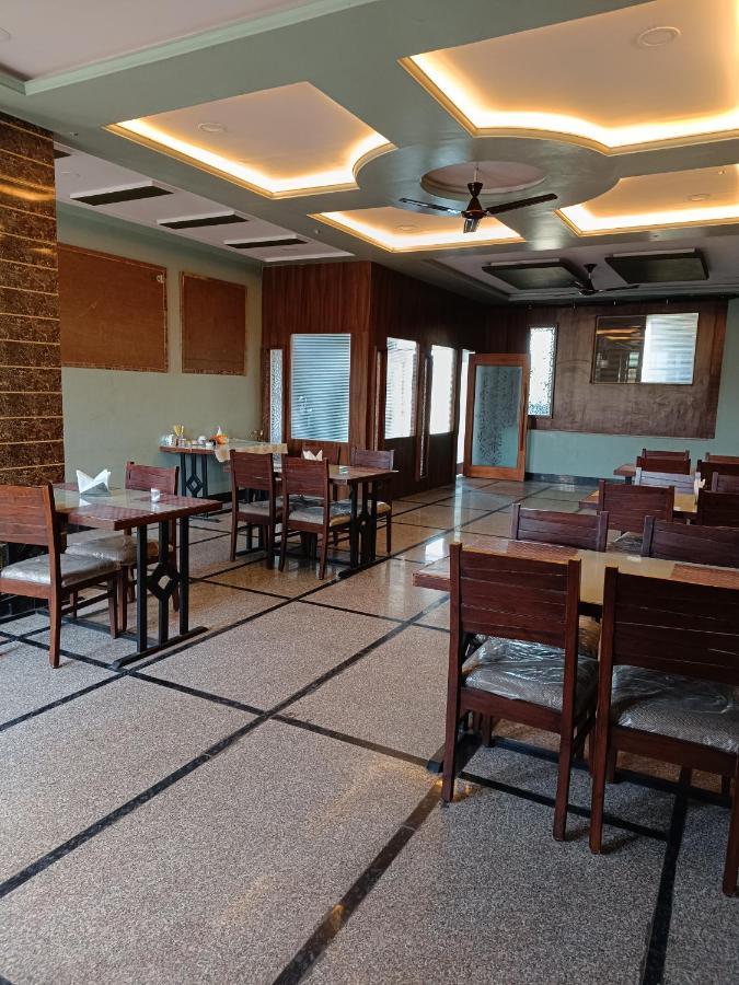 Hotel Laakhan By Ghumo Udaipur Exteriör bild