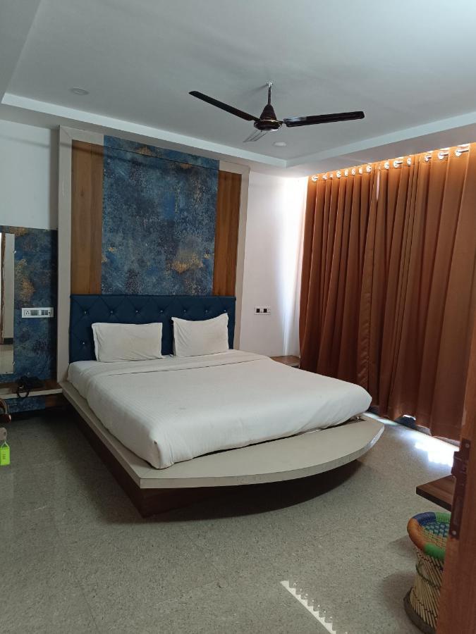 Hotel Laakhan By Ghumo Udaipur Exteriör bild
