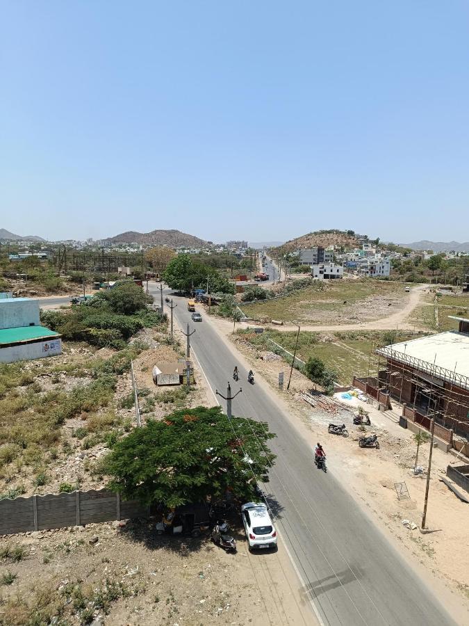 Hotel Laakhan By Ghumo Udaipur Exteriör bild
